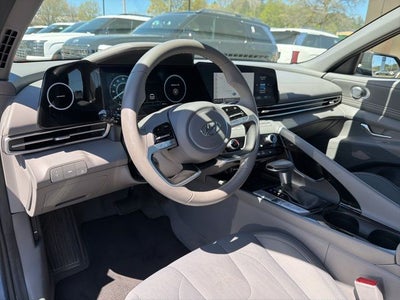 2023 Hyundai ELANTRA SEL