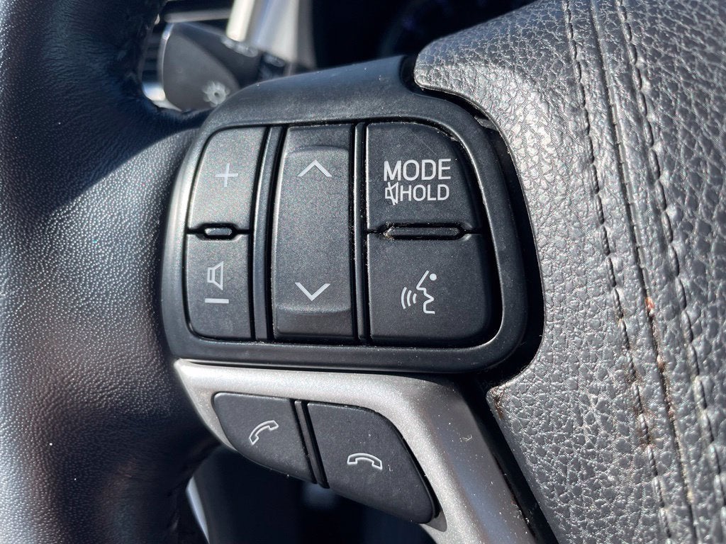 2018 Toyota Highlander Limited Platinum Leather, One Owner, Moonroof, Third Row