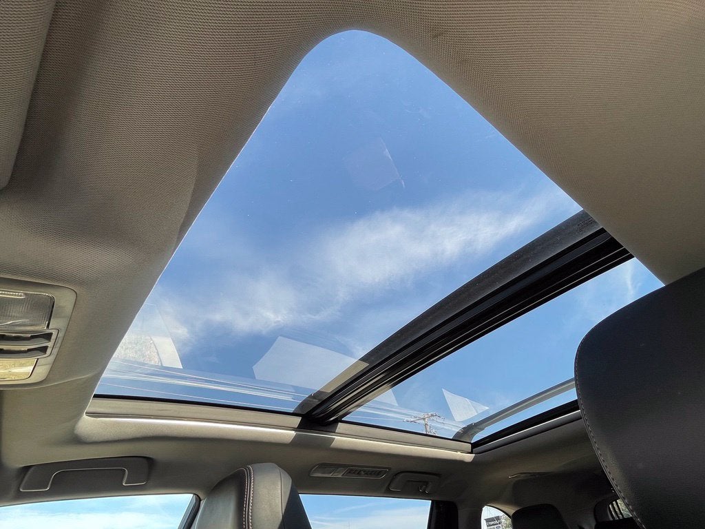 2018 Toyota Highlander Limited Platinum Leather, One Owner, Moonroof, Third Row