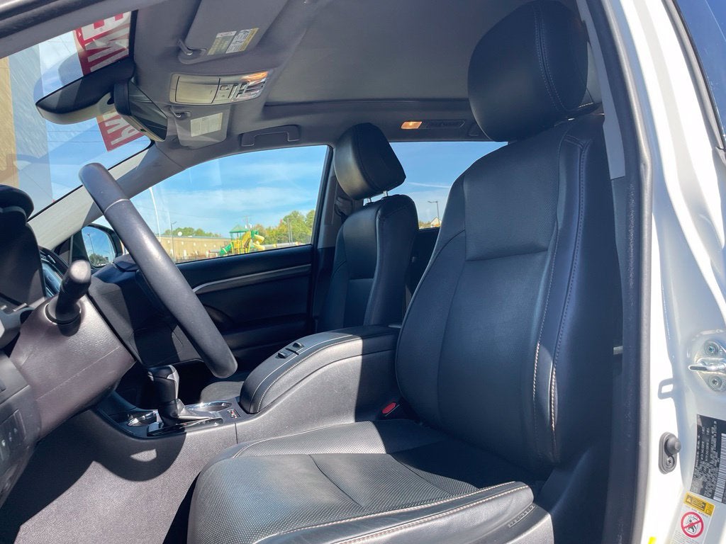 2018 Toyota Highlander Limited Platinum Leather, One Owner, Moonroof, Third Row