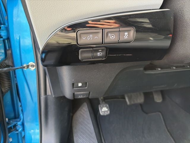 2020 Toyota Prius LE