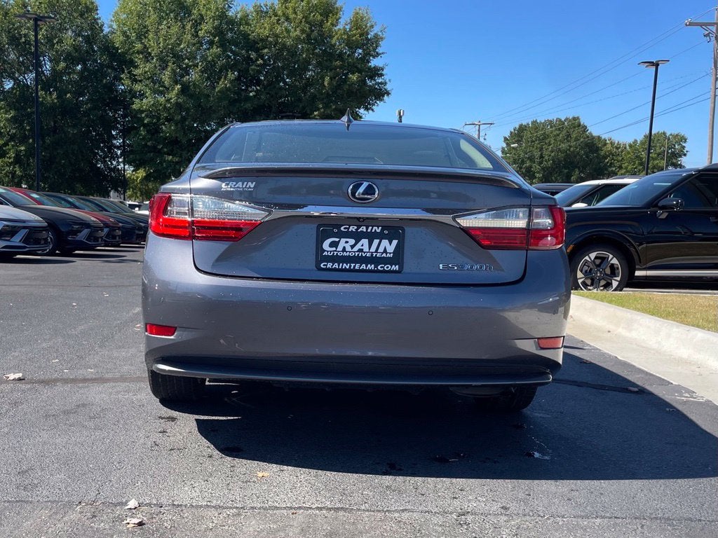 2016 Lexus ES 300h Luxury Pkg, Navi, Adaptive Cruise, Parking Sensors