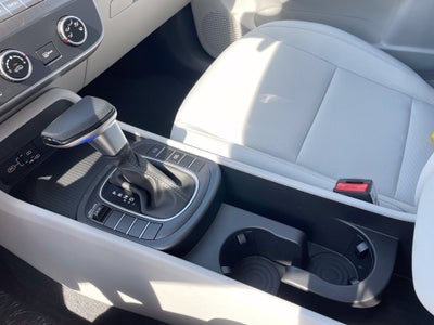 2027 Hyundai KONA SE