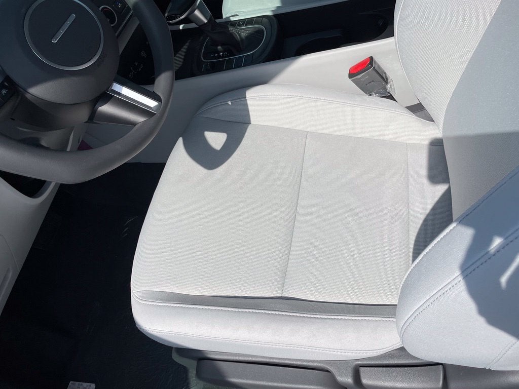 2027 Hyundai KONA SE
