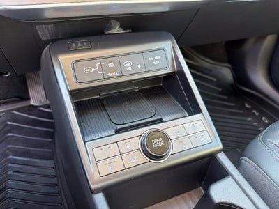 2024 Hyundai KONA Limited Moonroof, Leather, One Owner, Clean Carfax