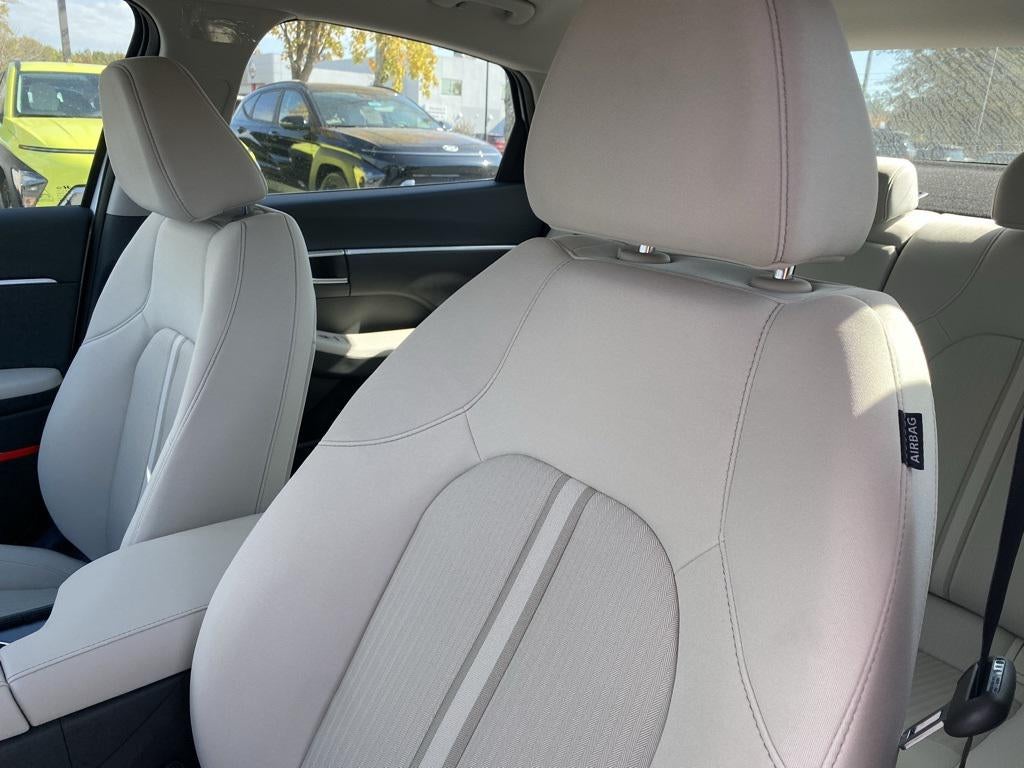 2025 Hyundai SONATA HYBRID SEL