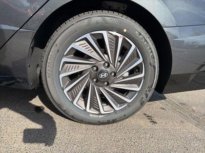 2026 Hyundai SONATA HYBRID SEL