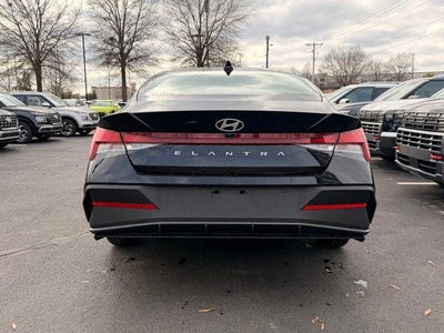 2026 Hyundai ELANTRA SE