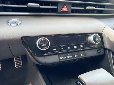 2025 Hyundai ELANTRA SEL Sport One Owner, Clean Carfax