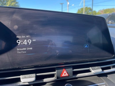 2025 Hyundai ELANTRA SEL Convenience Moonroof, One Owner