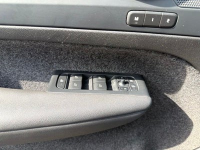 2024 Volvo XC40 B5 Core
