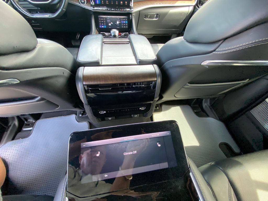 2023 Jeep Grand Wagoneer Series II