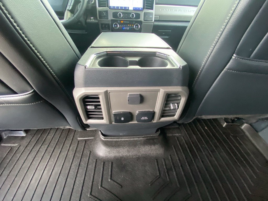 2022 Ford F-350SD Lariat