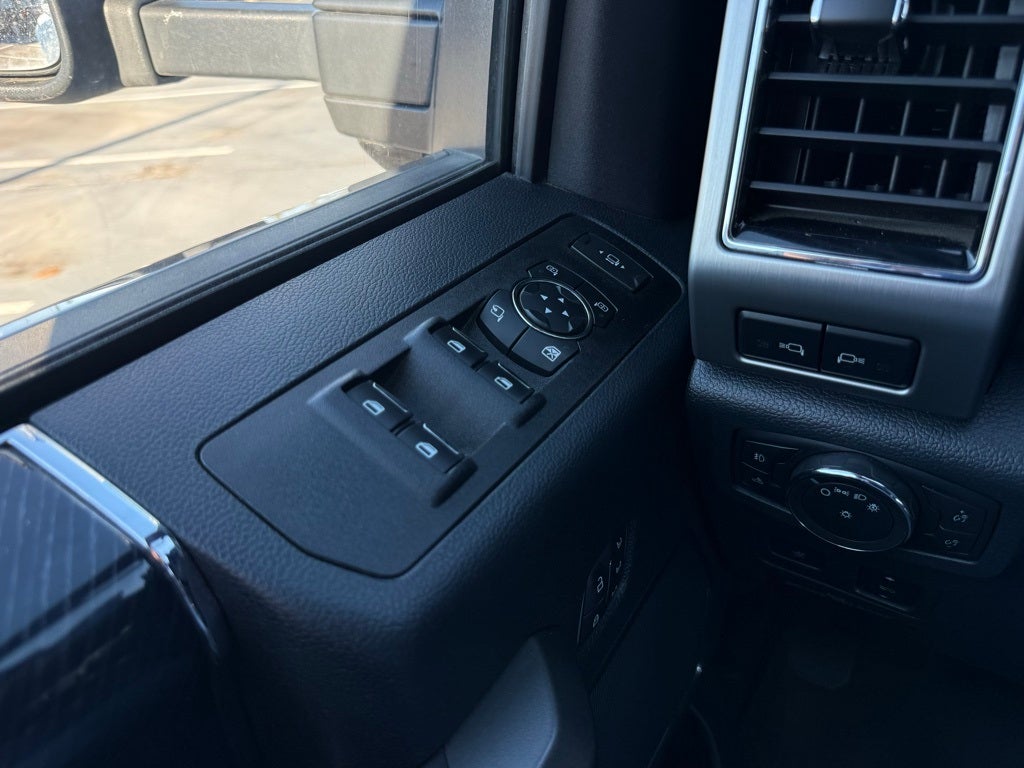 2022 Ford F-450SD Platinum