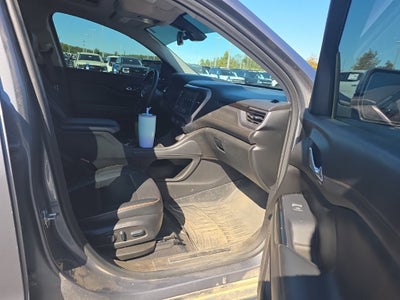 2022 GMC Acadia AT4