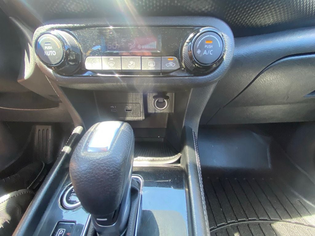 2022 Nissan Kicks SV