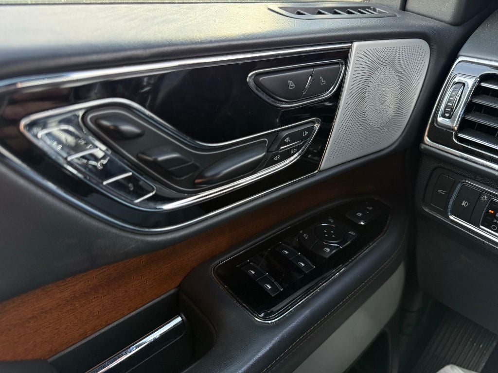 2022 Lincoln Navigator Black Label