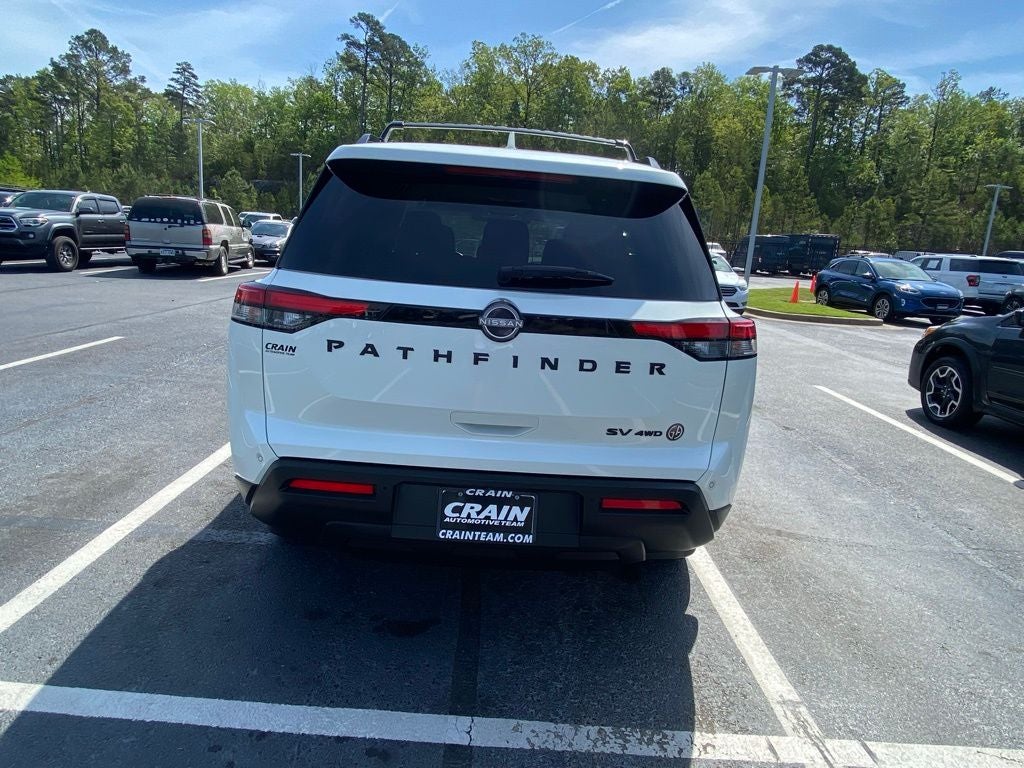 2022 Nissan Pathfinder SV