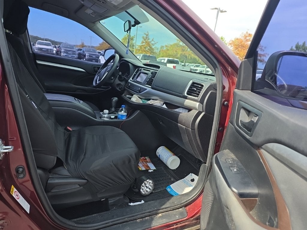 2016 Toyota Highlander LE V6