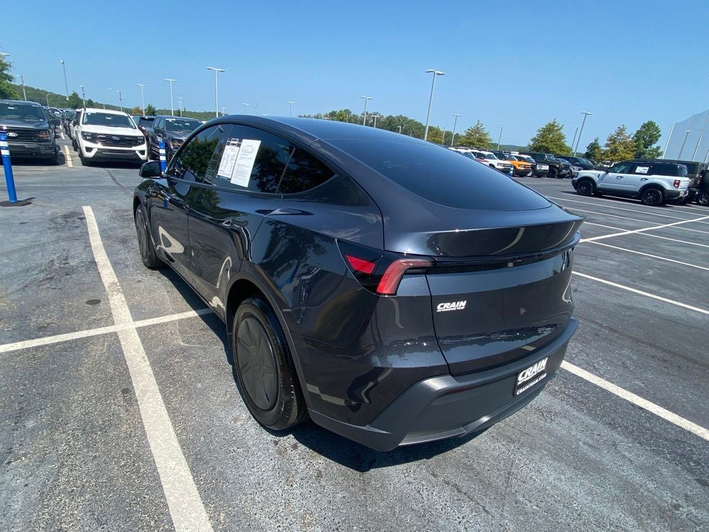 2026 Tesla Model Y Base