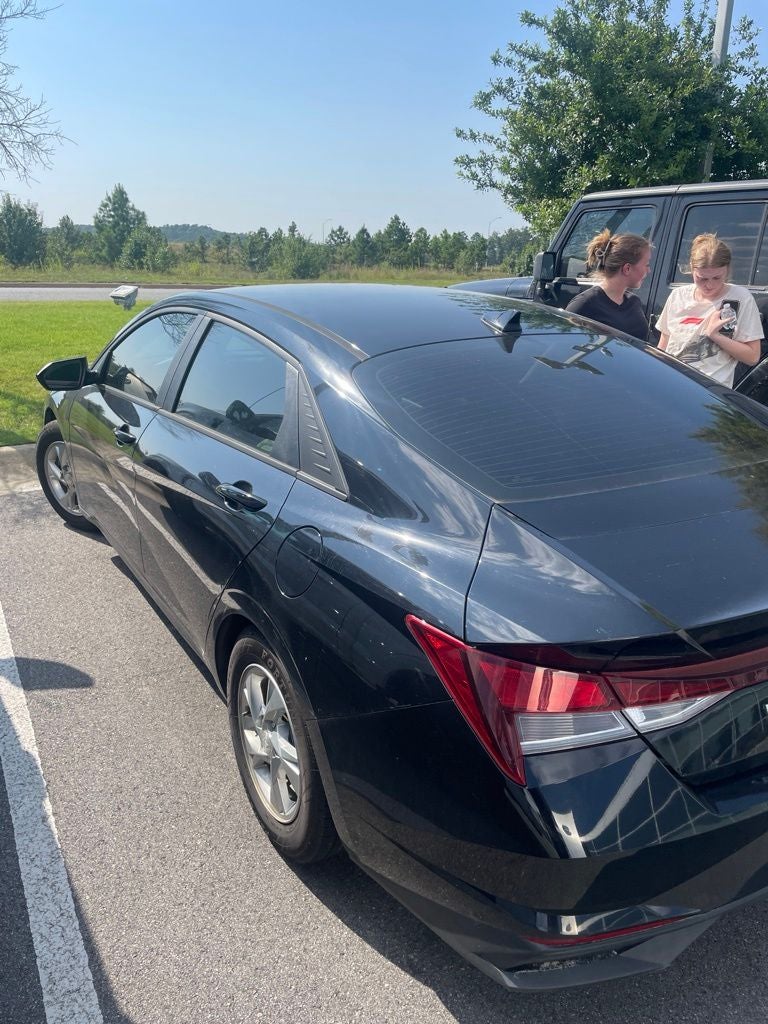 2023 Hyundai ELANTRA SE