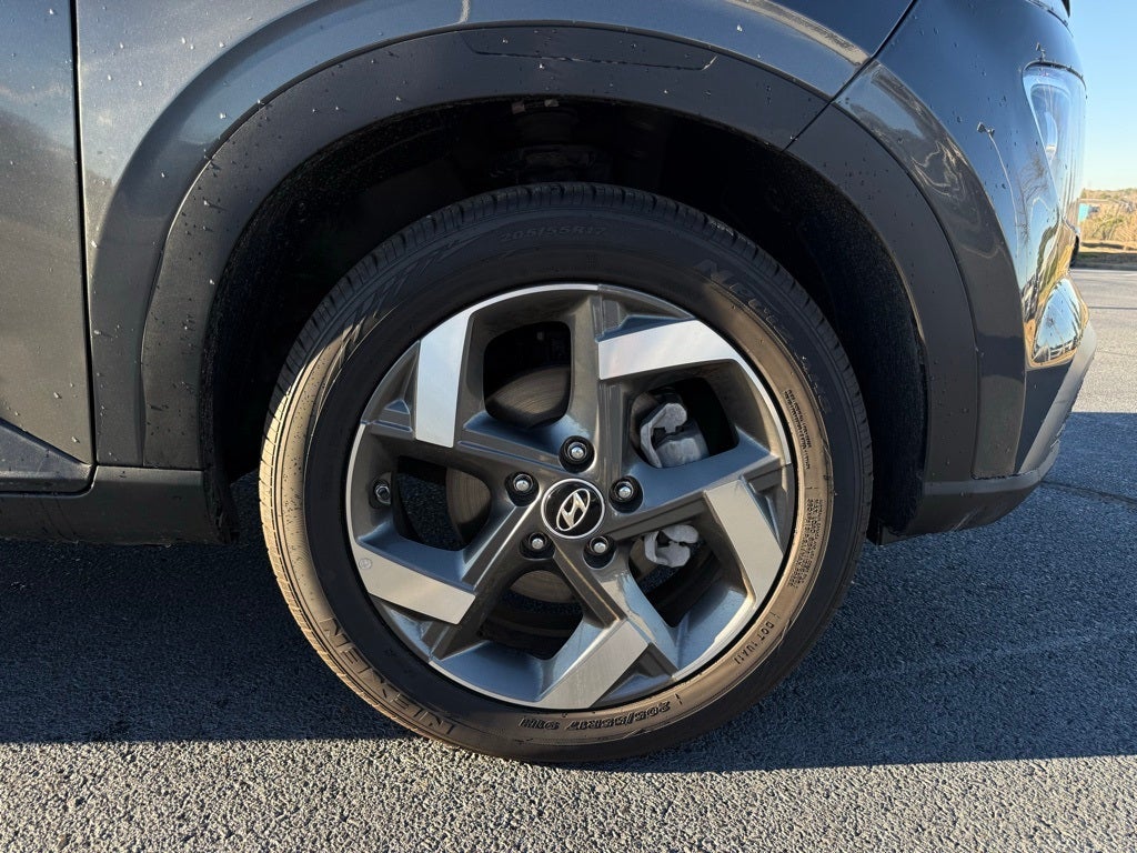 2025 Hyundai VENUE SEL