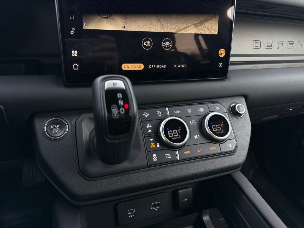 2024 Land Rover Defender 130 X-Dynamic SE