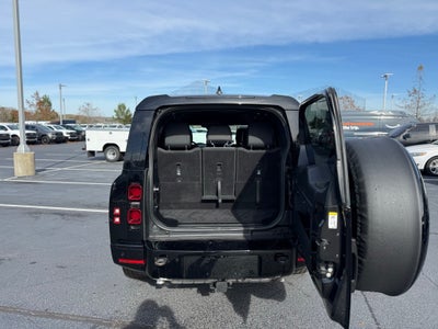 2024 Land Rover Defender 130 X-Dynamic SE