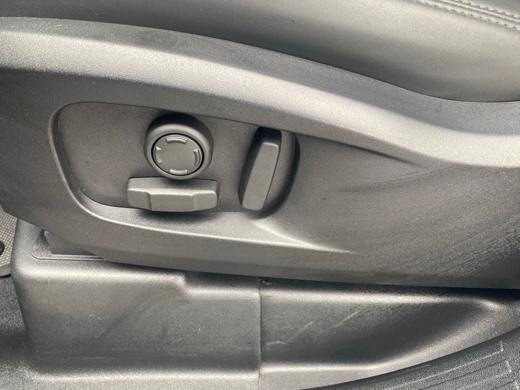 2025 Land Rover Defender 110 S