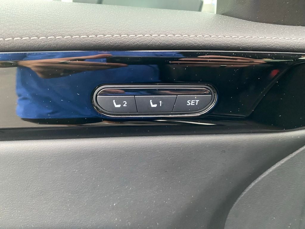 2025 INFINITI QX60 PURE