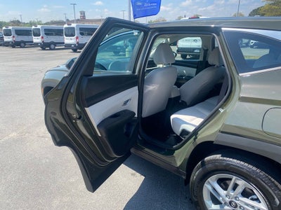 2025 Hyundai TUCSON SE