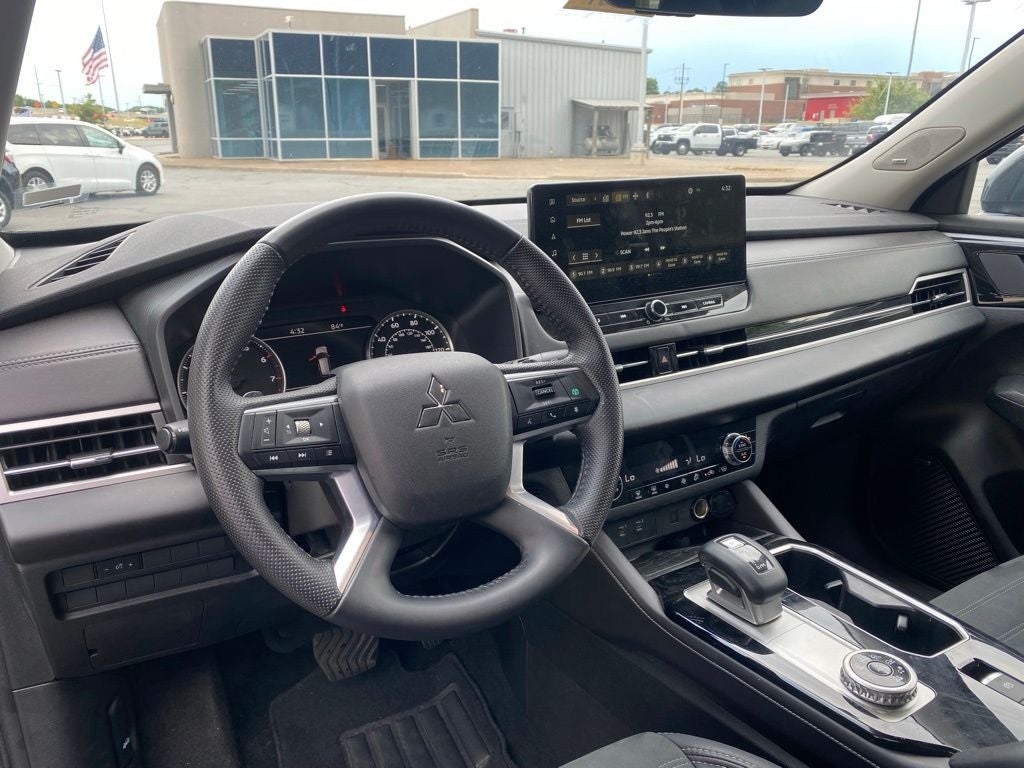 2025 Mitsubishi Outlander SE - FORD BLUE CERTIFIED