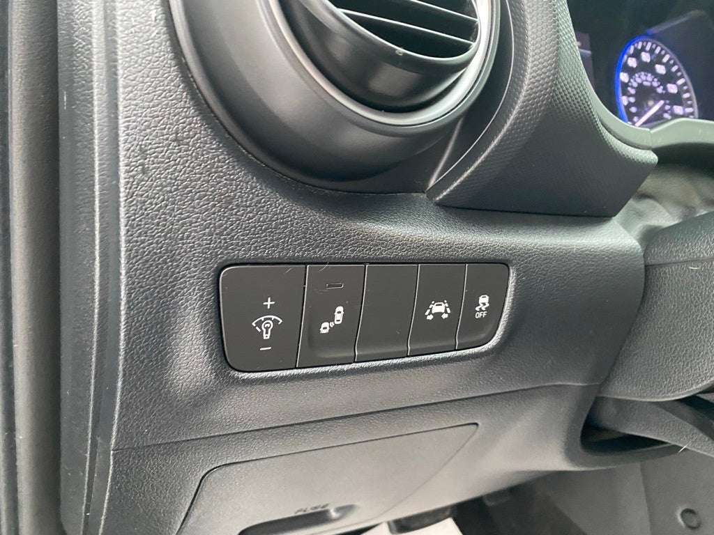 2021 Hyundai KONA SEL Plus