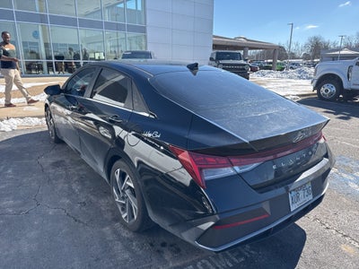 2024 Hyundai ELANTRA SEL