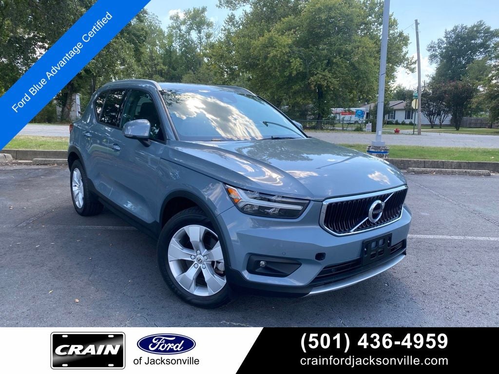 2022 Volvo XC40 Momentum