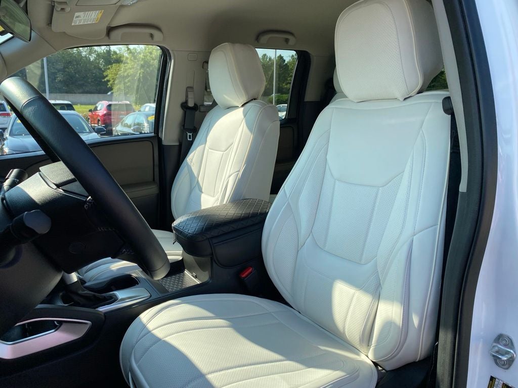 2024 Nissan Frontier SV