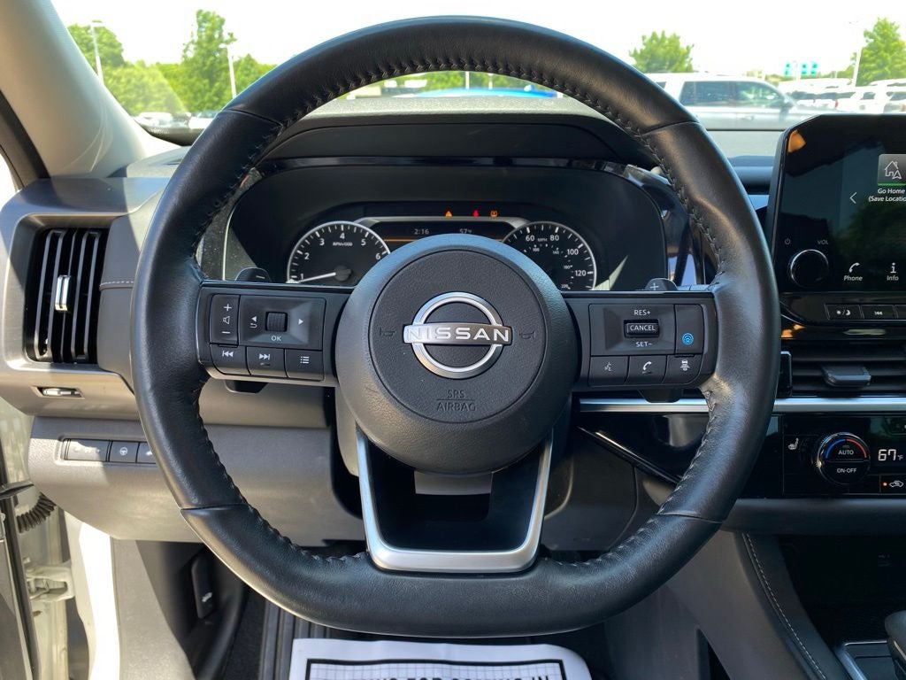 2022 Nissan Pathfinder SL