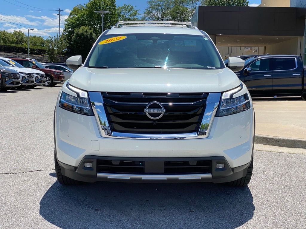 2022 Nissan Pathfinder SL