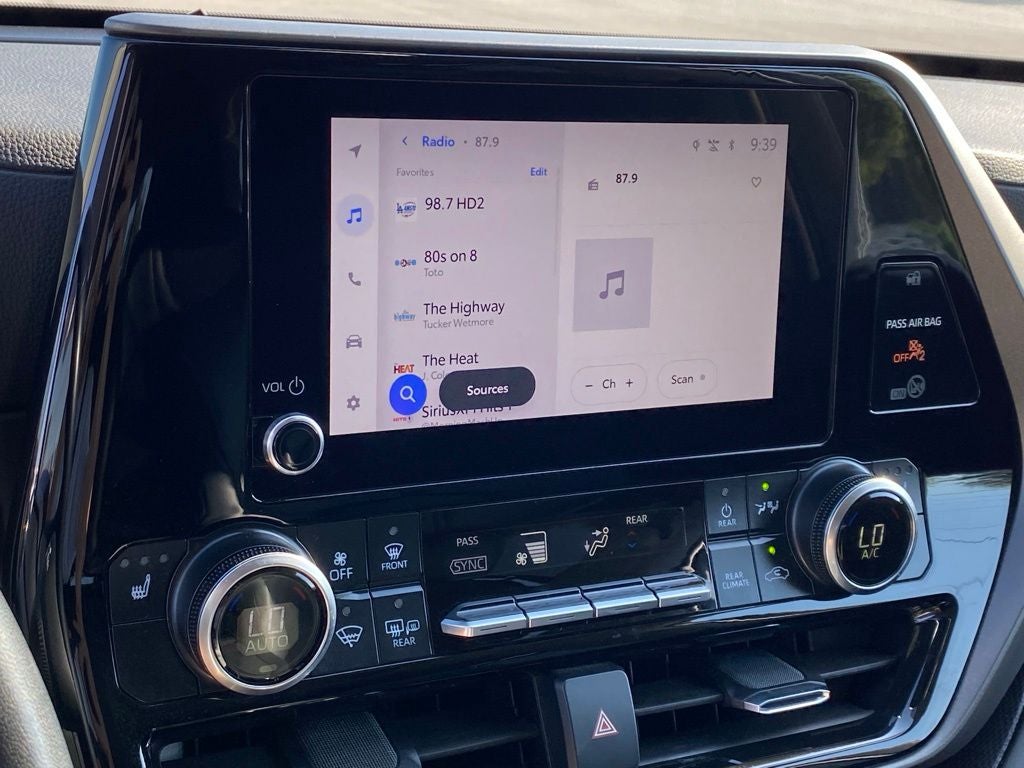 2025 Toyota Highlander XLE
