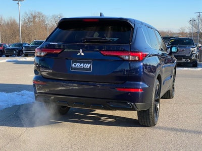 2022 Mitsubishi Outlander SE