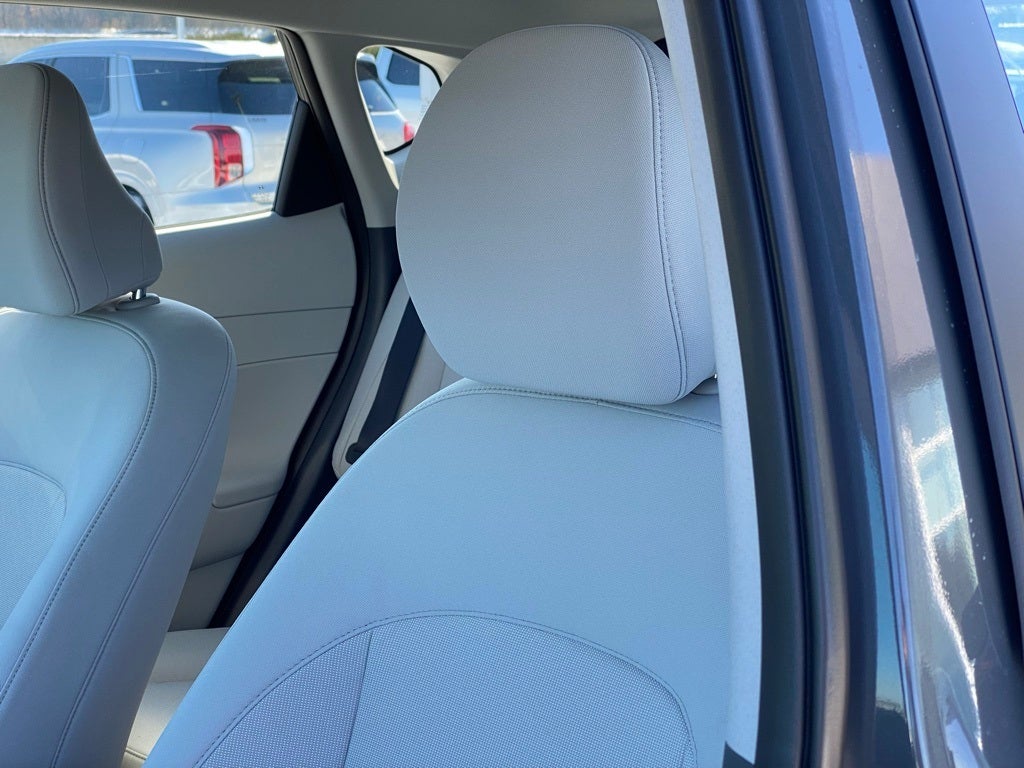 2026 Hyundai KONA SE FWD