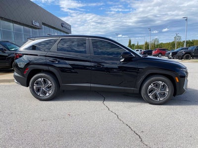 2026 Hyundai TUCSON HYBRID SE