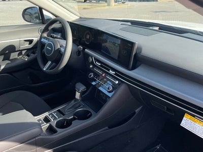 2025 Hyundai SONATA SE