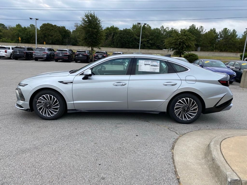2026 Hyundai SONATA HYBRID SEL