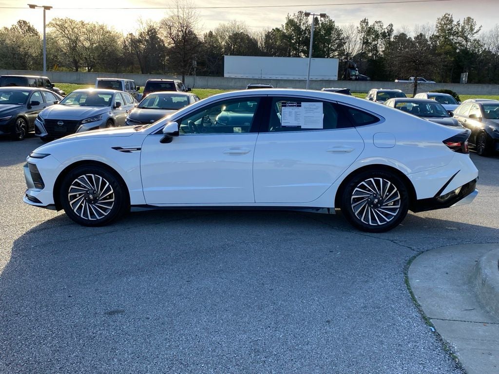 2025 Hyundai SONATA HYBRID SEL