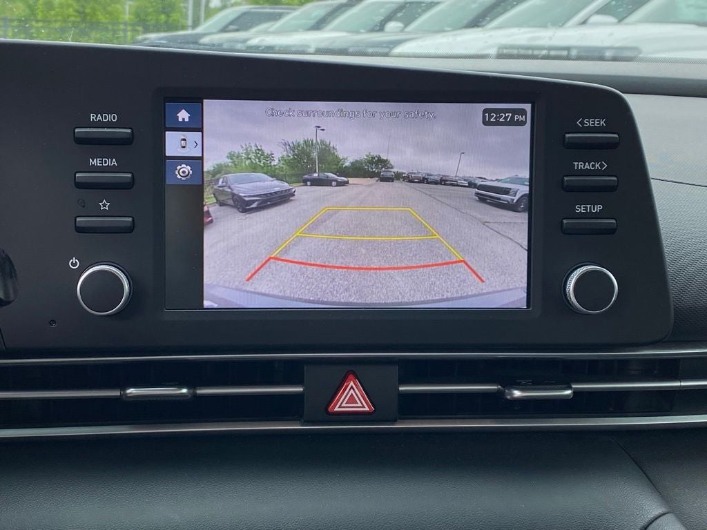 2024 Hyundai ELANTRA SE