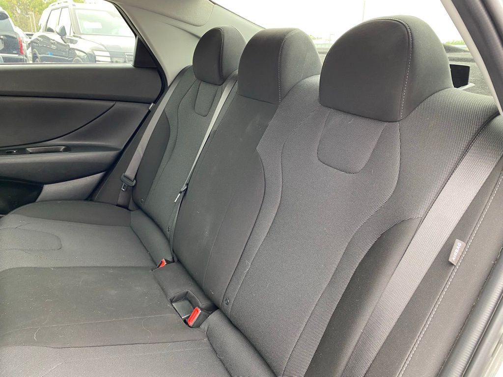 2024 Hyundai ELANTRA SE