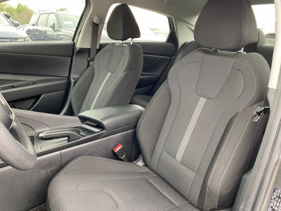 2024 Hyundai ELANTRA SE