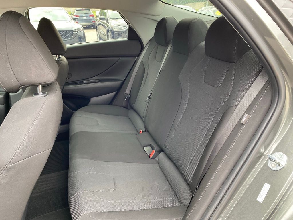 2024 Hyundai ELANTRA SE