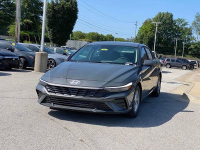2026 Hyundai ELANTRA SE